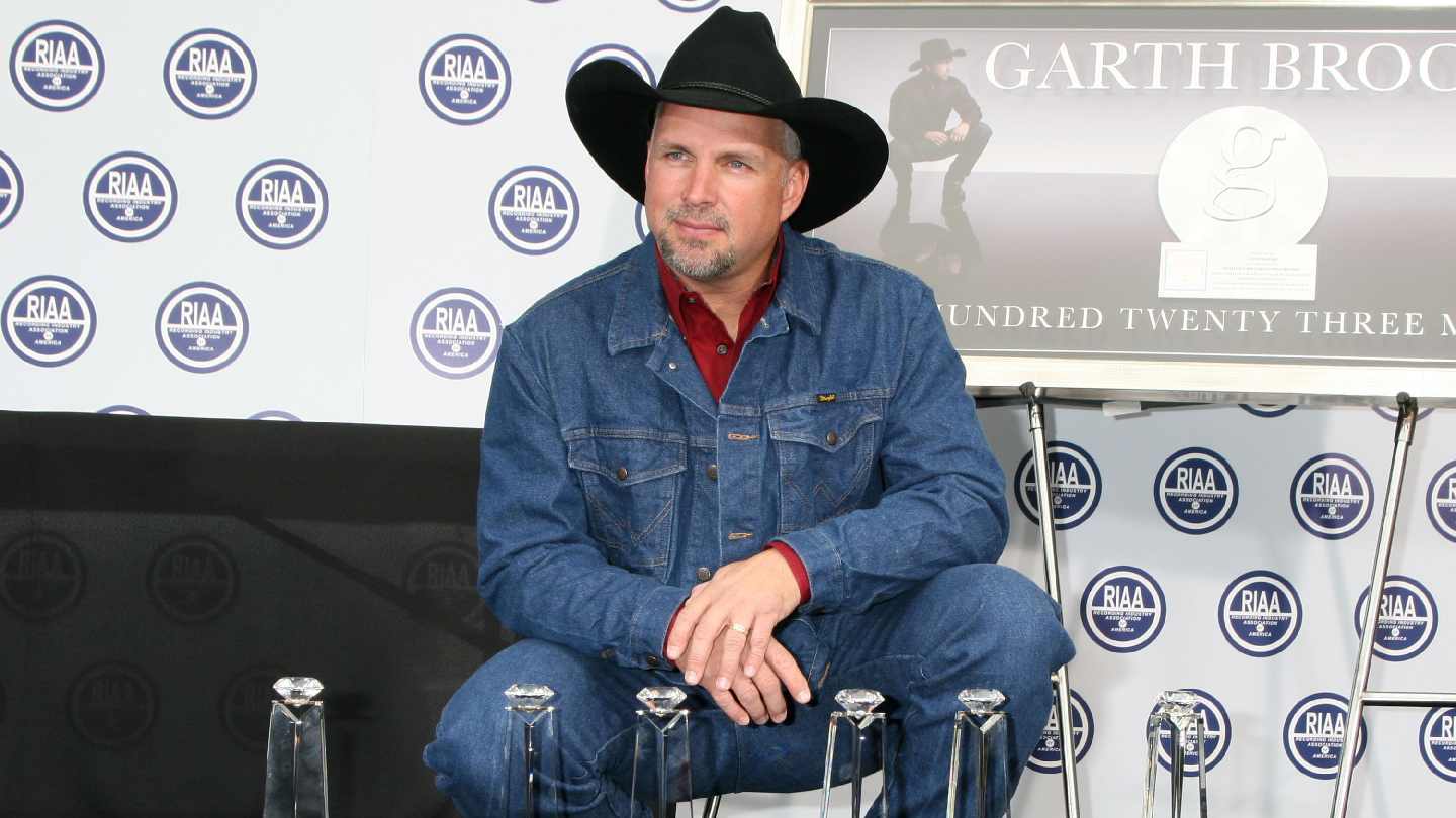 Toby Keith Passes Away at 62 A Tribute to His Legendary Career and Courageous Battle with Stomach Cancer